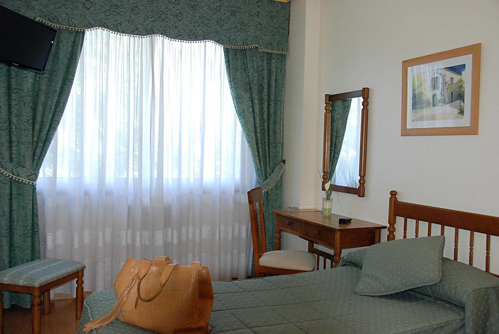 America Hotel 2*