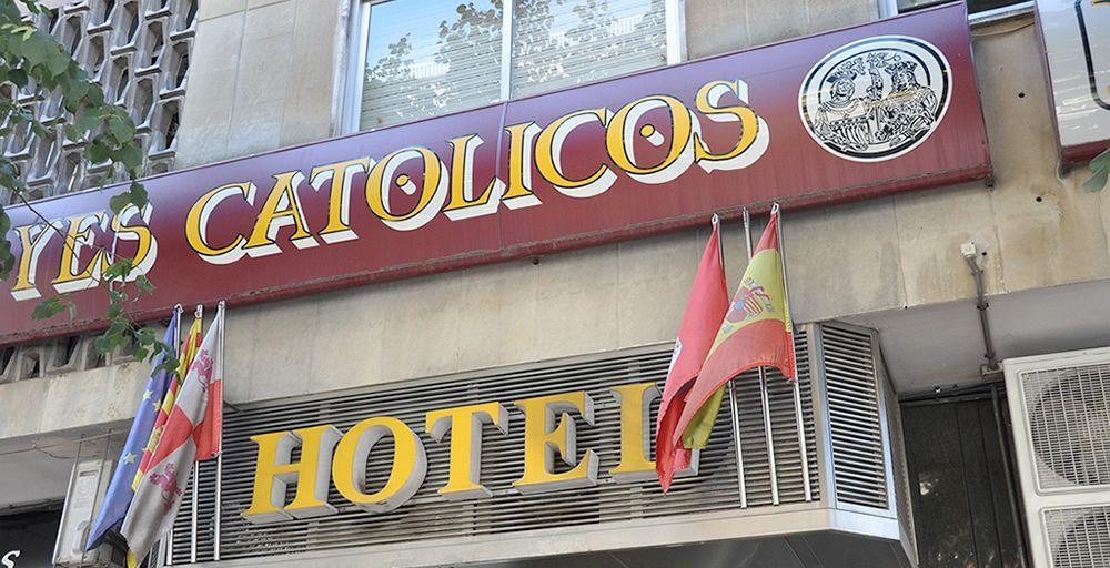 Reyes Catolicos Hotel