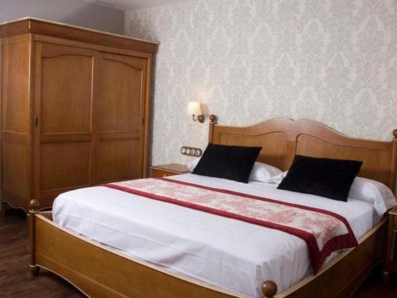 Husa Sant Bernat 3* Montseny