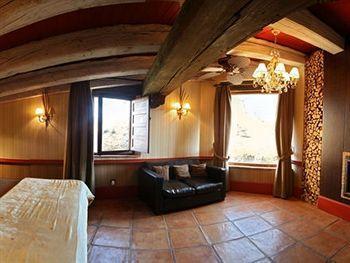 Rural Castillo De 5*