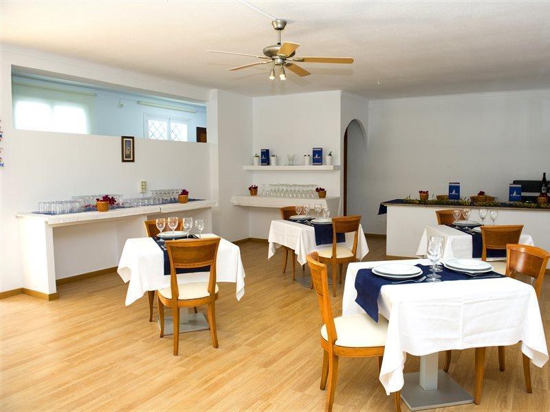 Es Nautico Aparthotel 2*