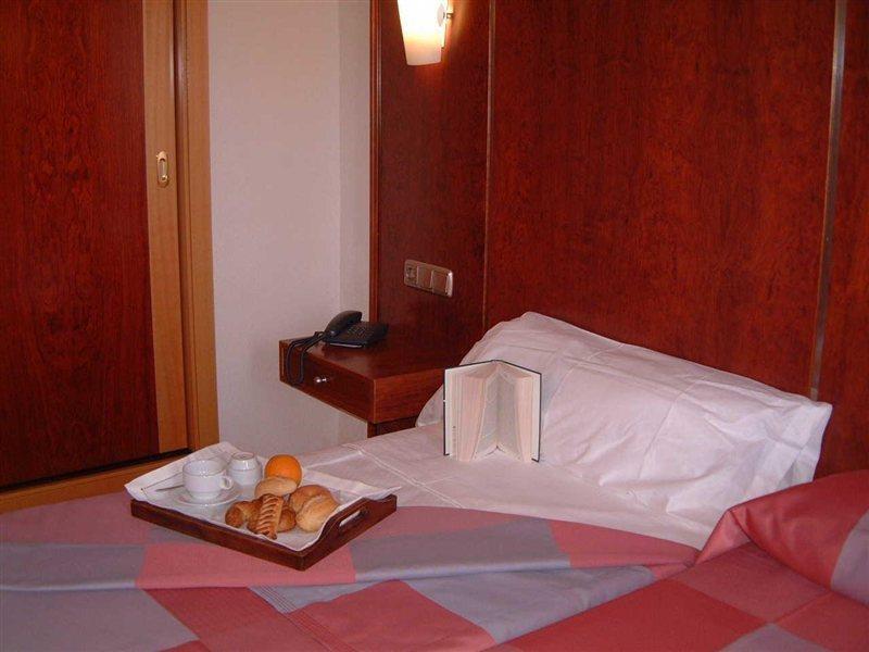 Nch Hotel 2*