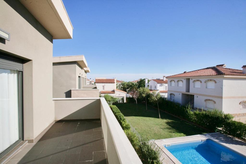 Rentalmar Romani Adosados Сasa de vacaciones Miami Platja (Miami Playa)