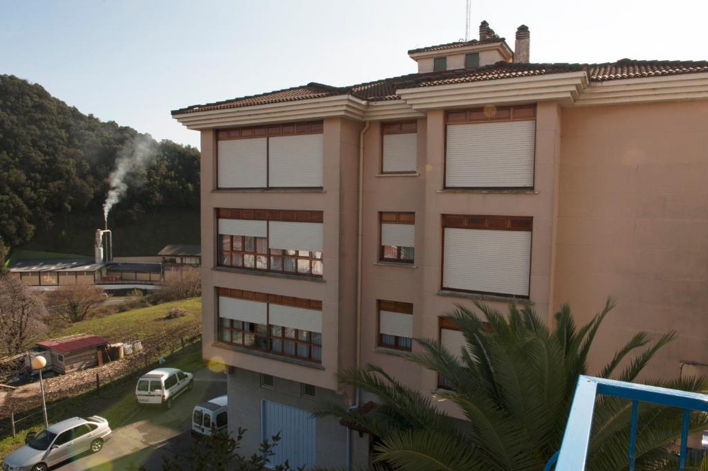 Hotel Txaraka 2*