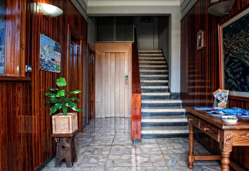 Txaraka Hotel 2*