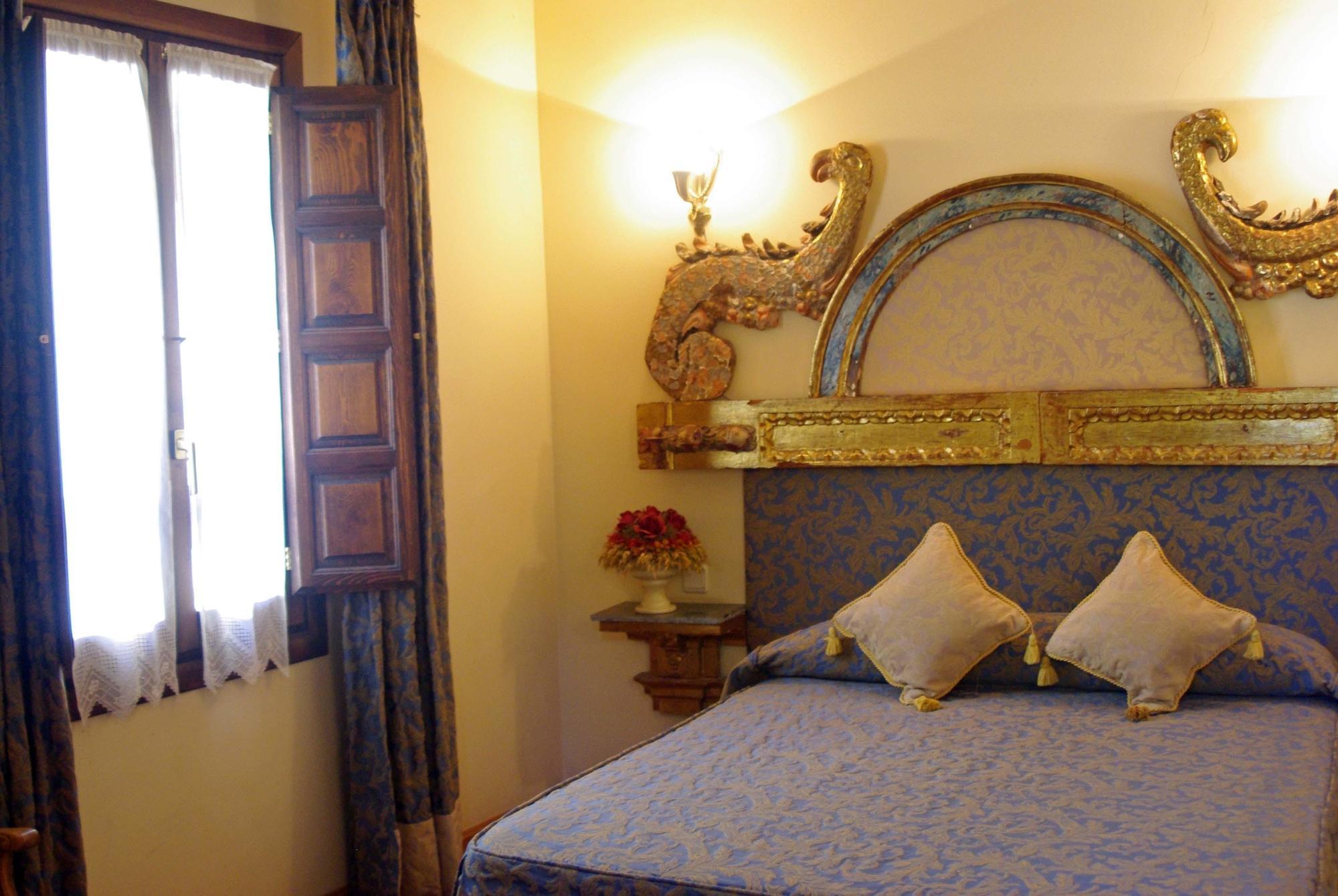 Alcazar Hotel 4*