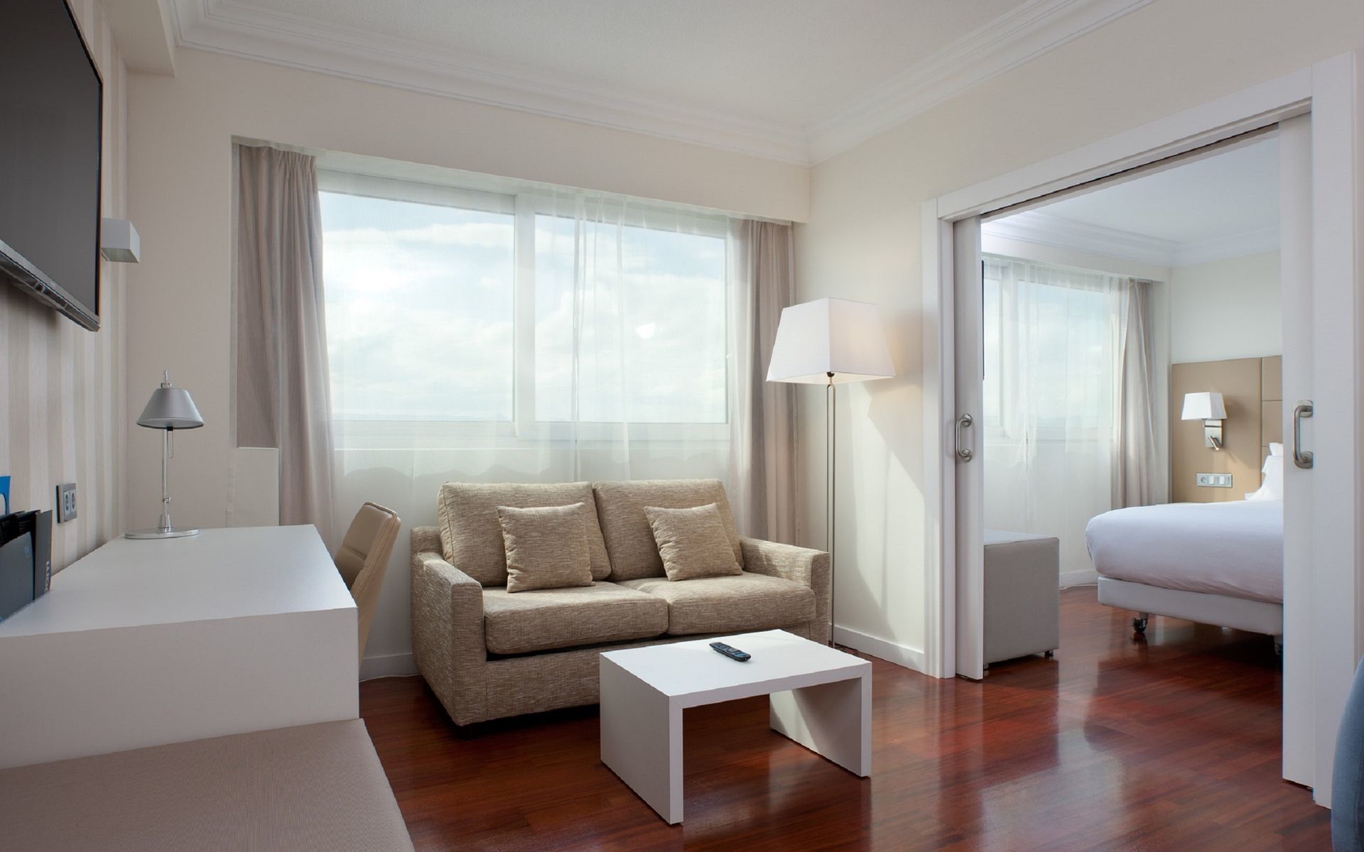 Nh Iruna Park 4*