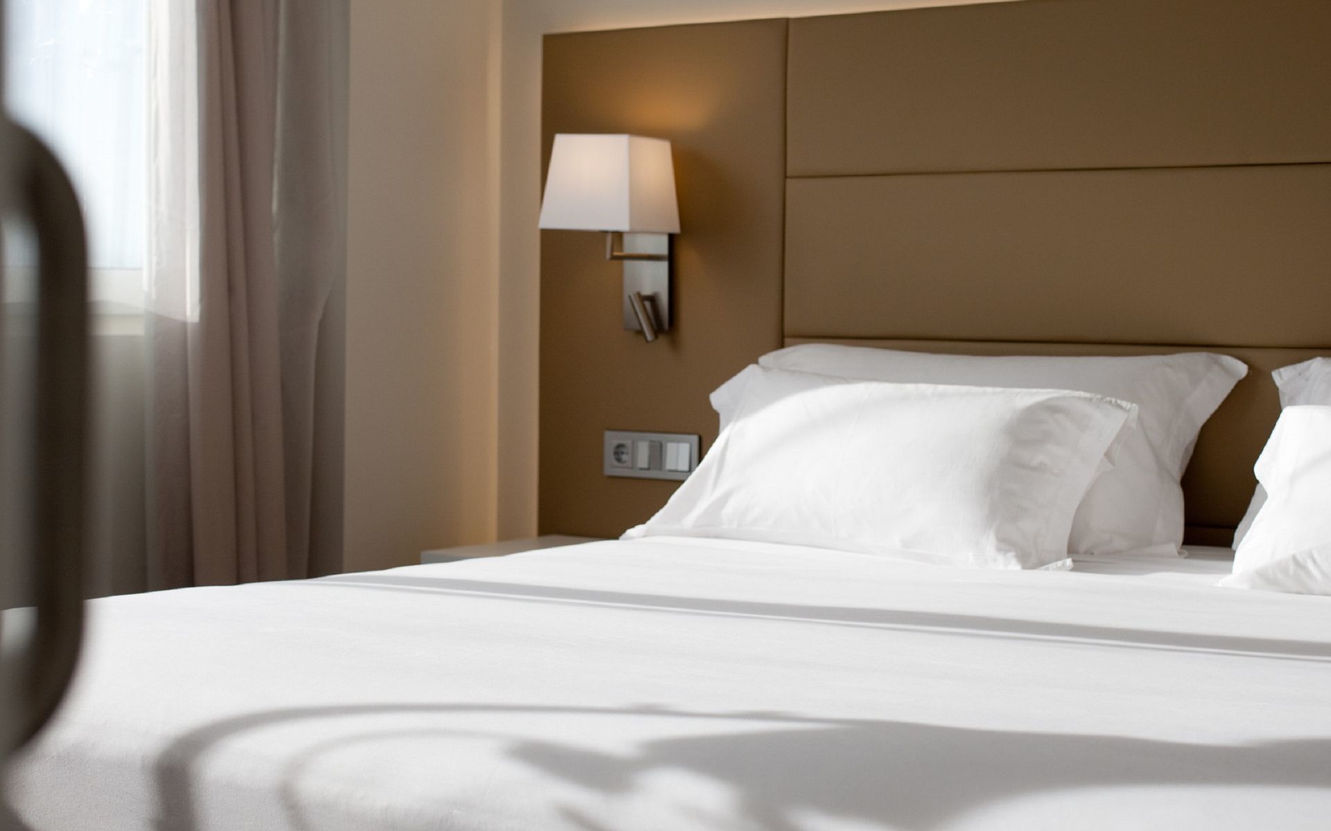 Nh Iruna Park Hotel 4*