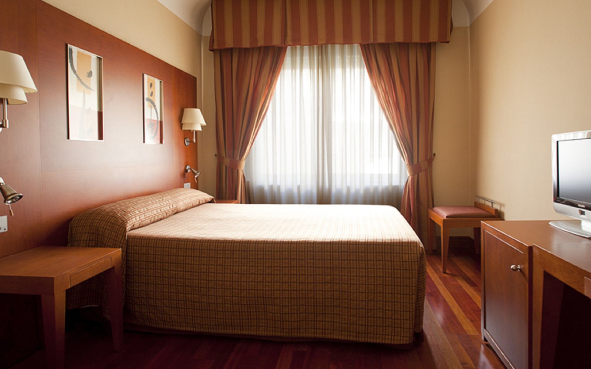 Nh Collection Colón Hotel