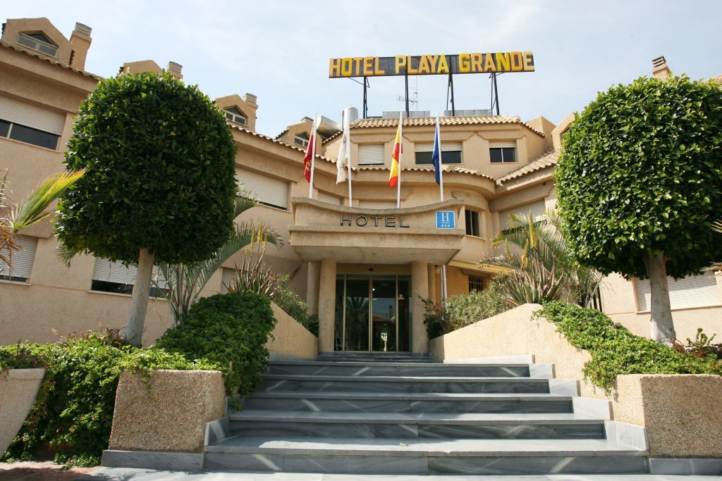 Playa Grande Hotel 3*