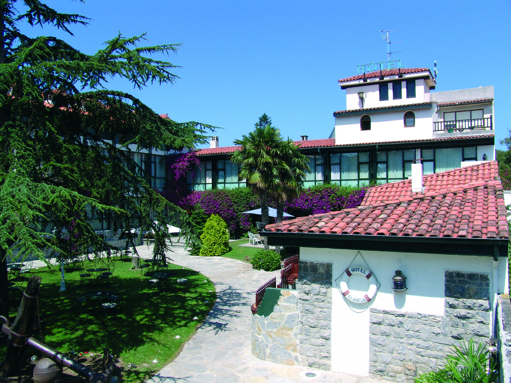 El Ancla Hotel 3*