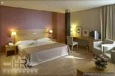 Reston 3*