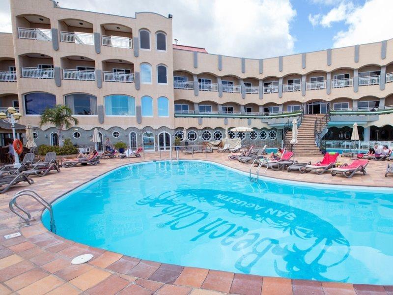 Club Hotel