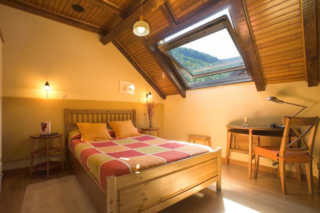 Hotel Rural Besaro - Selva De Irati 3*