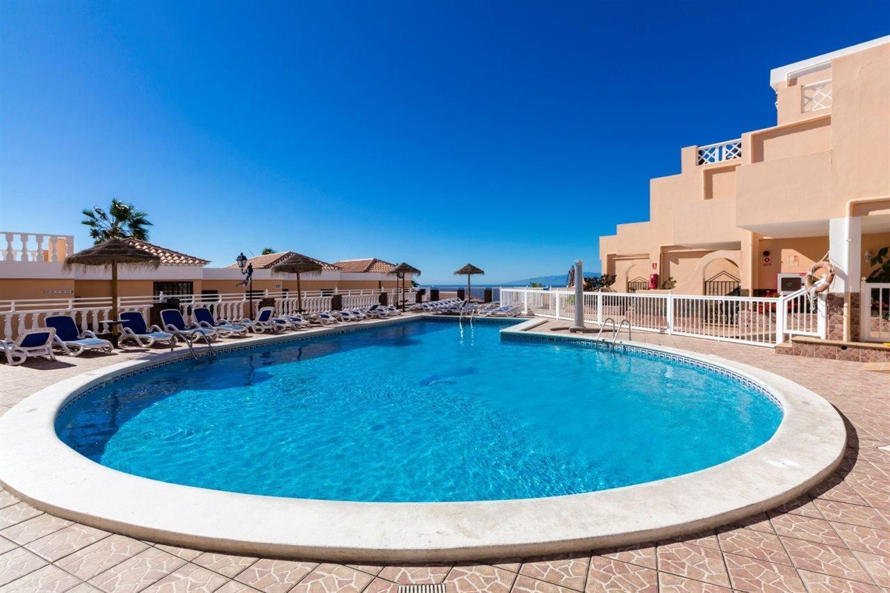 Paradise Court Aparthotel