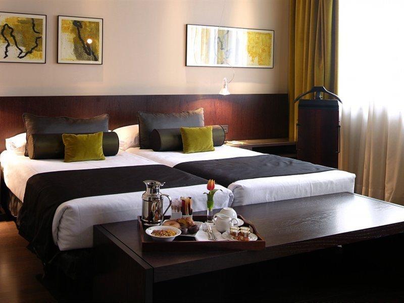 Vincci Centrum Hotel 4*