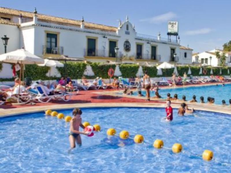 Globales Pueblo Andaluz Hotel 3*