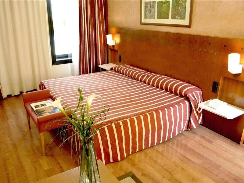 Catalonia Plaza Mayor Hotel 4*