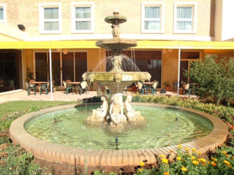 Bartos Hotel