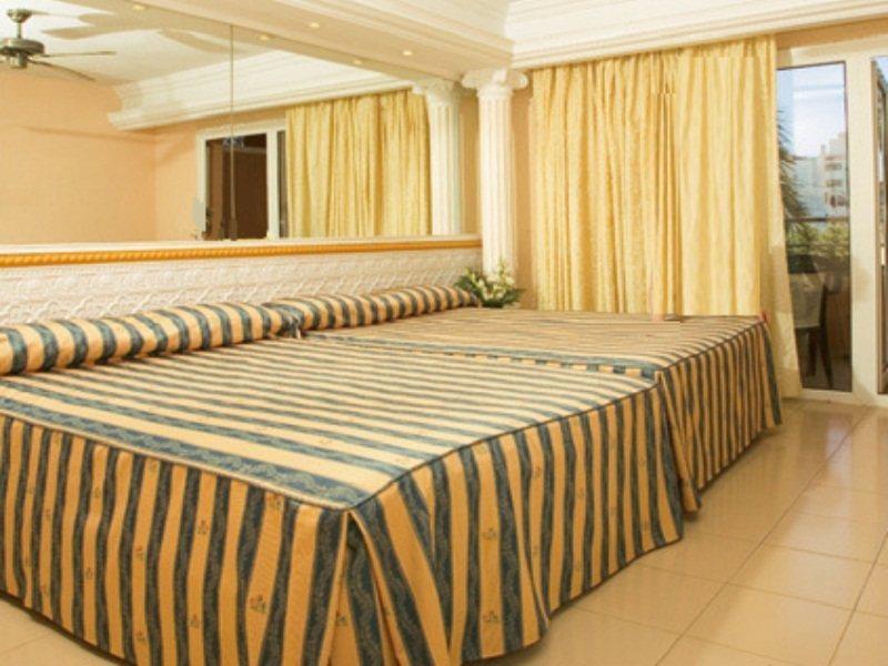 Playacapricho Hotel 4*