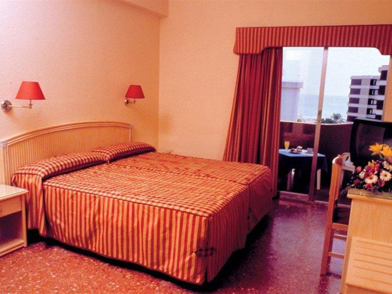 Hotel Robles 3*