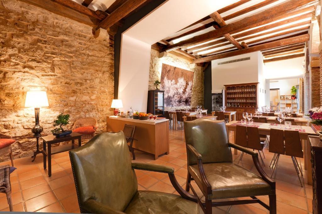 Hospederia De Alesves Hotel 3*