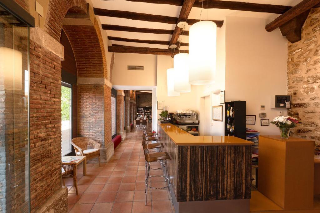 Hotel Hospederia De Alesves