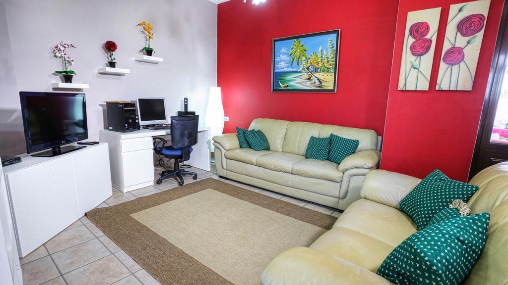 Villa De Lujo Con Piscina Privada Y Tetir