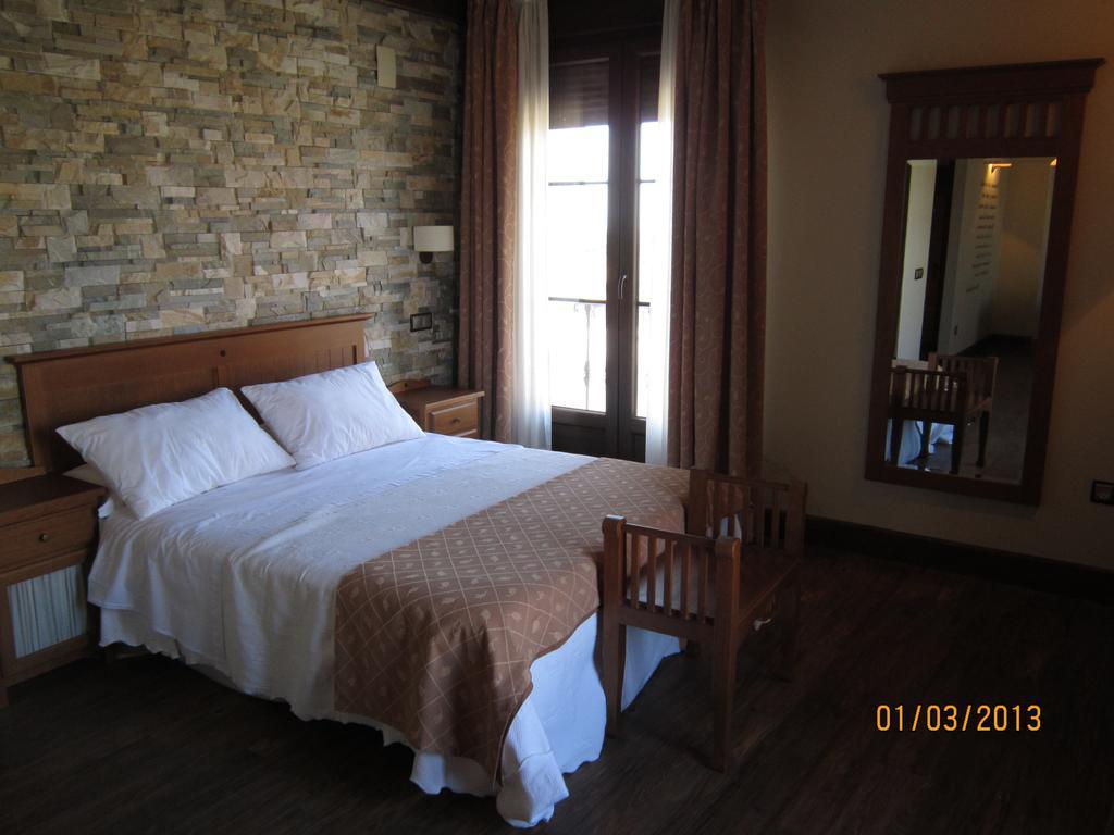 Hotel El Casón De Poemas Grajera