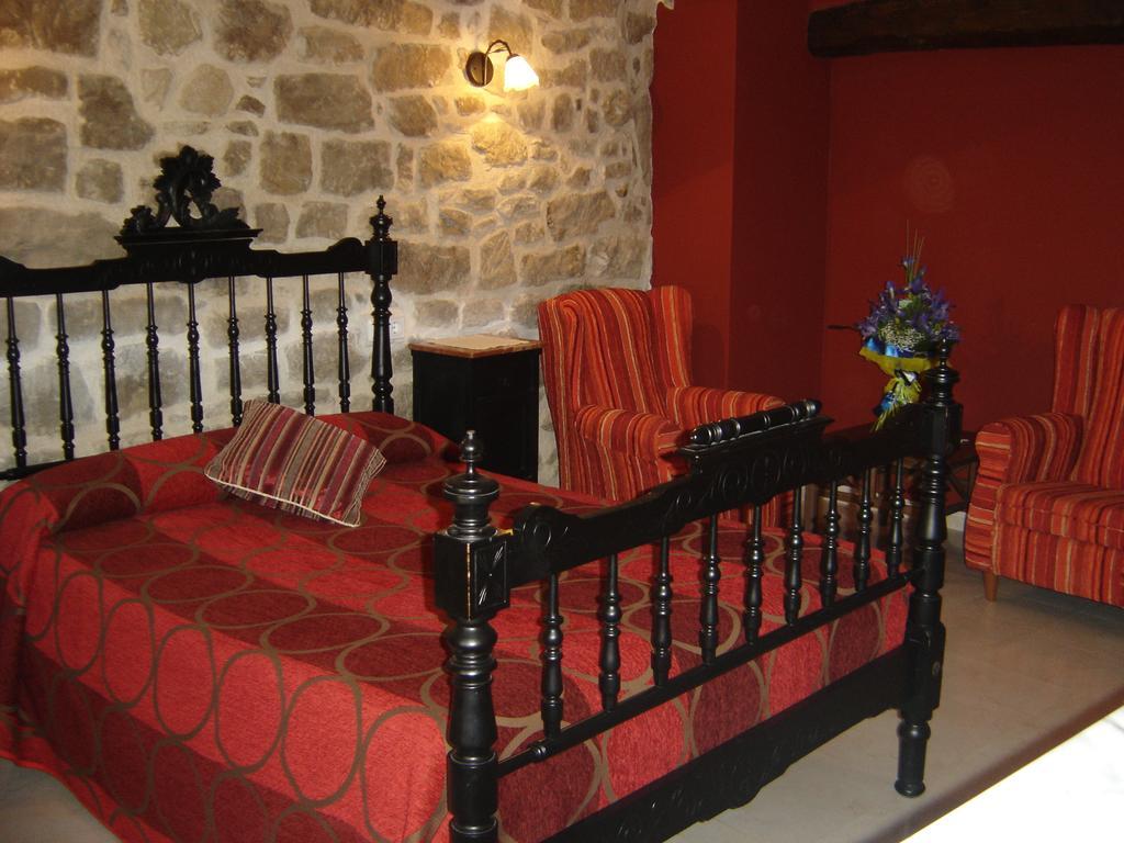 Casa Laure Y Mª Jose