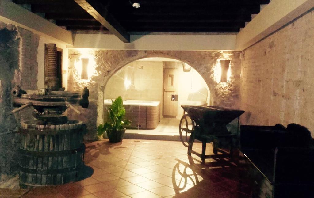 Country house Masia Canyes & San Lorenzo de Hortons
