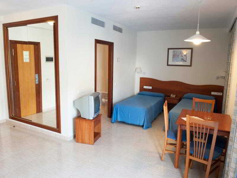Apartahotel El Pinar 3*