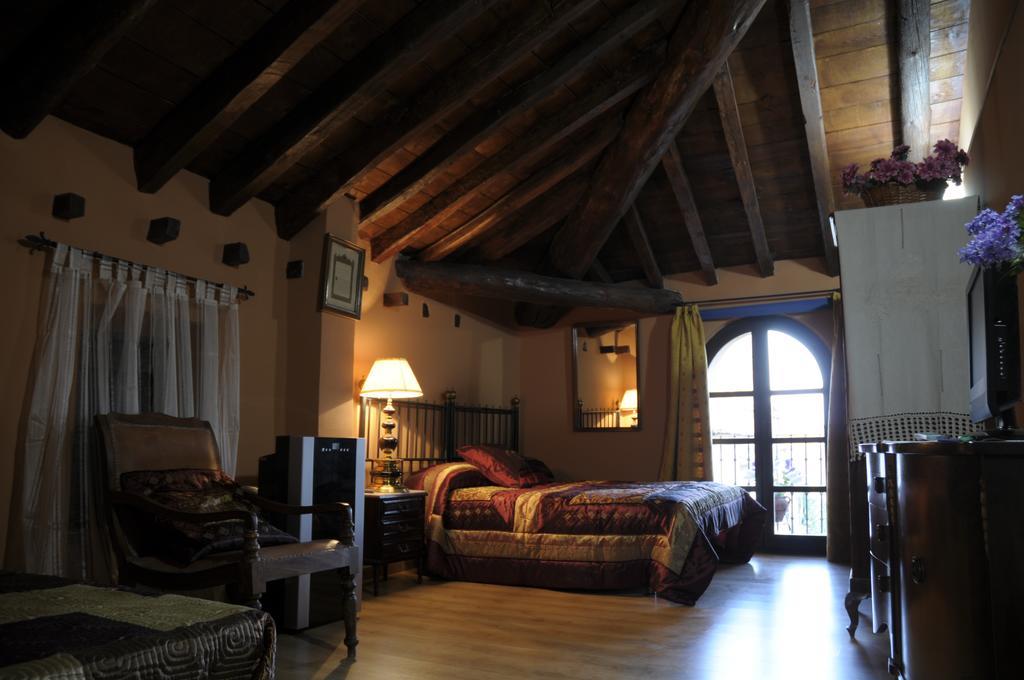Casa Grande Villarroya de la Sierra