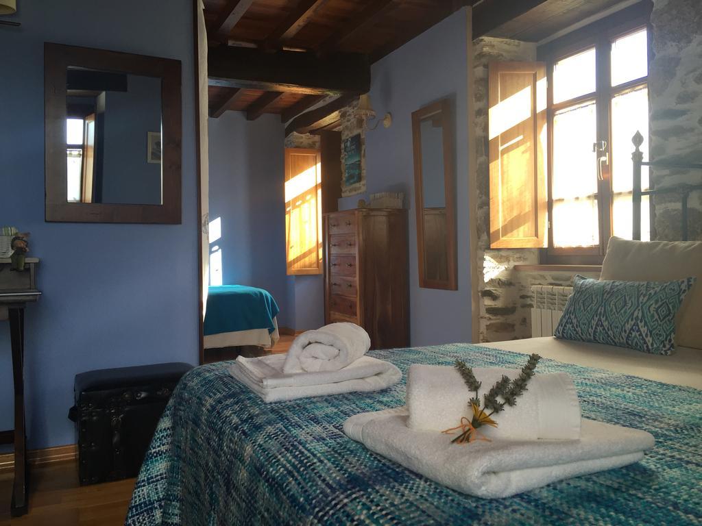Os Tres Teixos Country house San Acisclo
