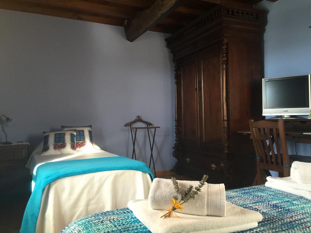 Os Tres Teixos Country house