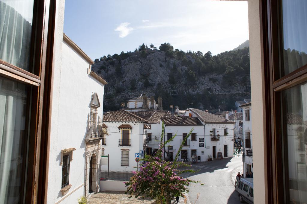 Puerta De La Hotel