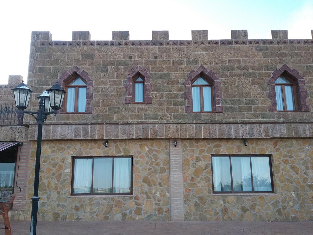 Viñedos Y Bodegas El Castillo 3*