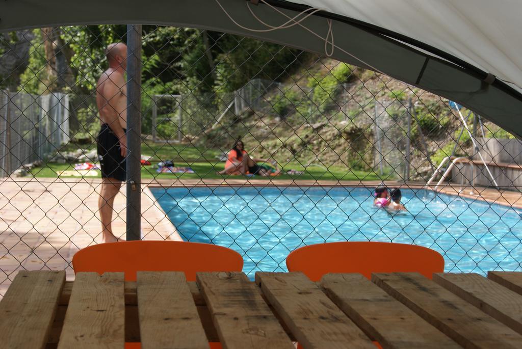 Roques Blanques Hostel *