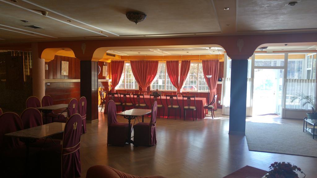 Hotel Cabañas 2*
