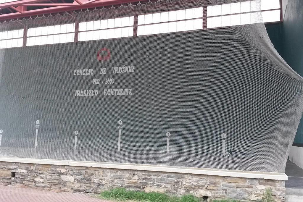 Aca Y * Urdaniz