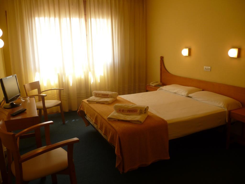 Pradas Hotel 2*