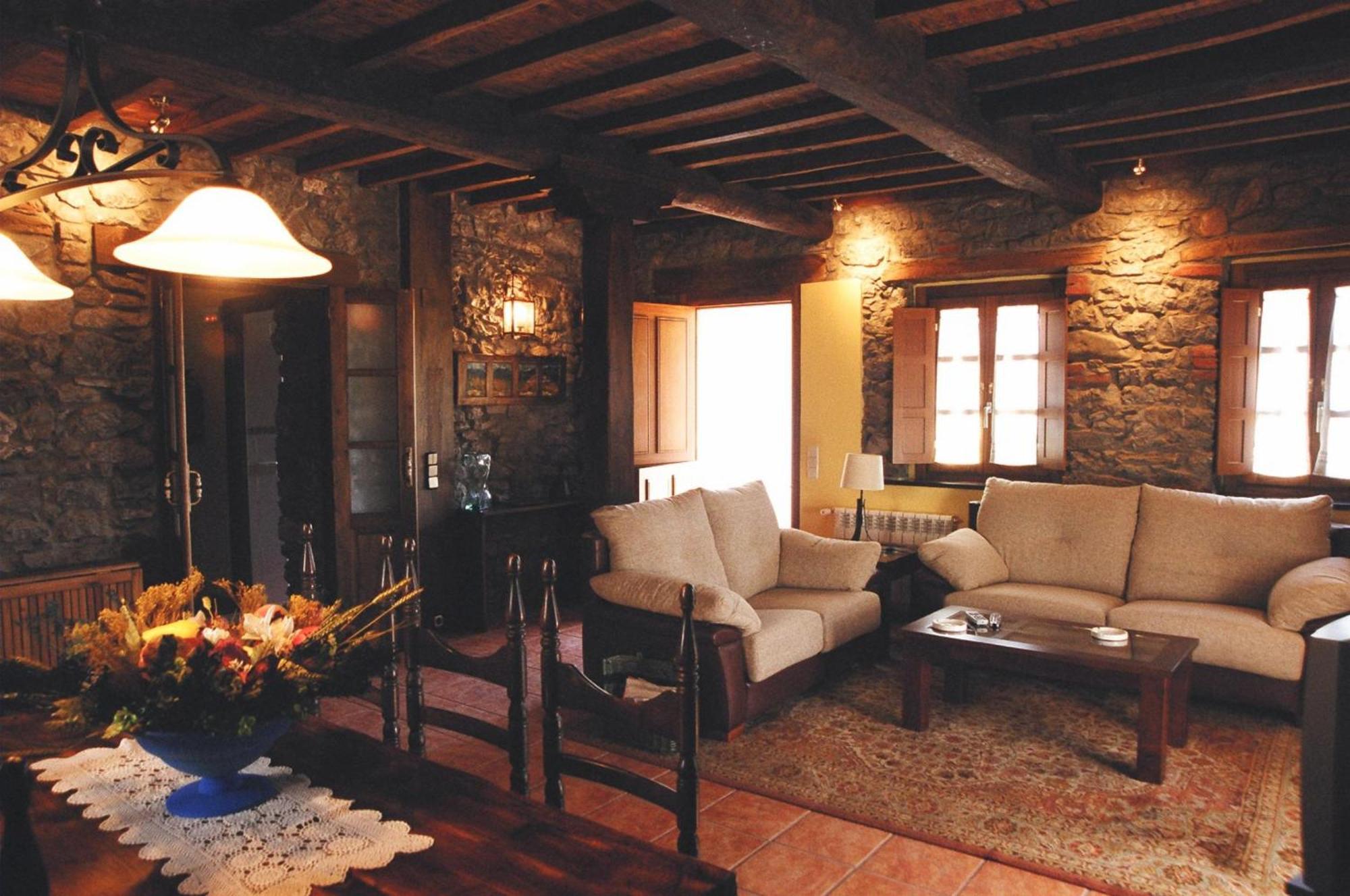 Casa De Aldea La Pumariega Guest house