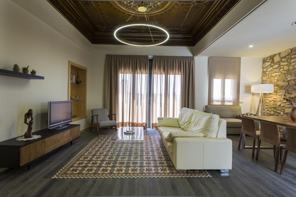 Major 33 Apartment