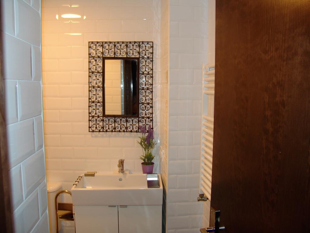 1177 Apartment *