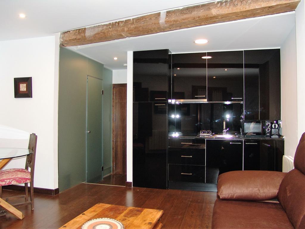 Apartment 1177 *