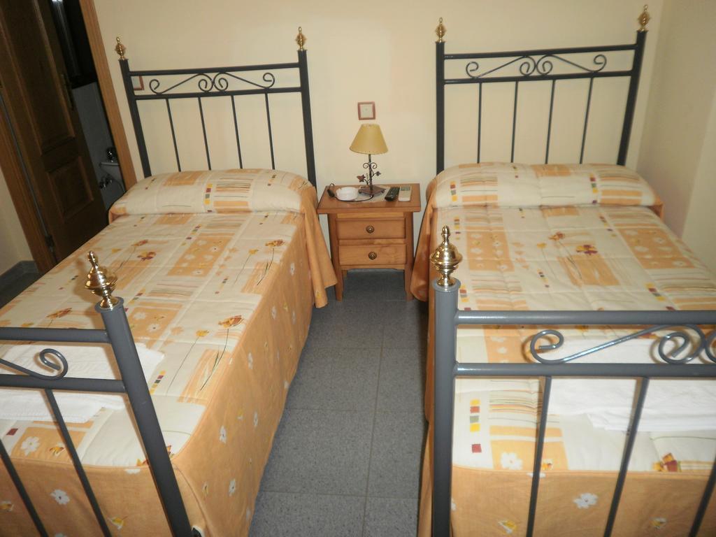 Guest house Miraflor De Cadenas
