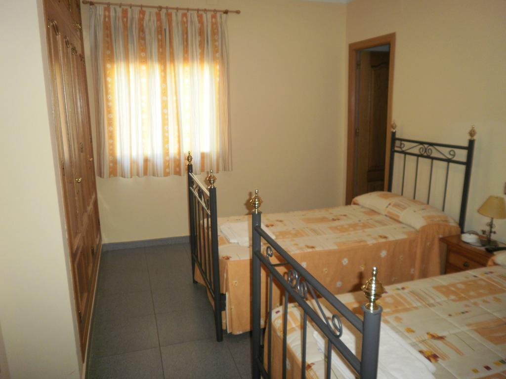 Guest house Miraflor De Cadenas 2*