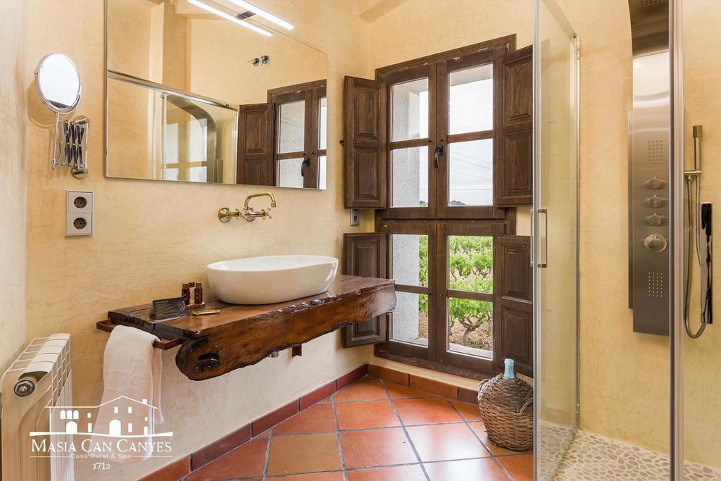 Country house Masia Canyes & San Lorenzo de Hortons