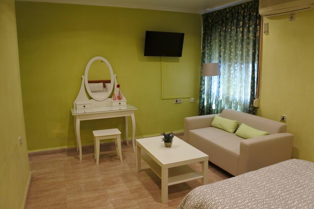 Andres Guest house *