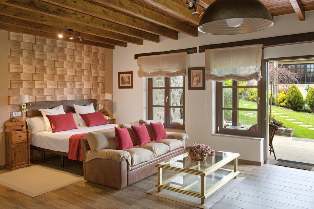 El Llugaron Country house Miravalles